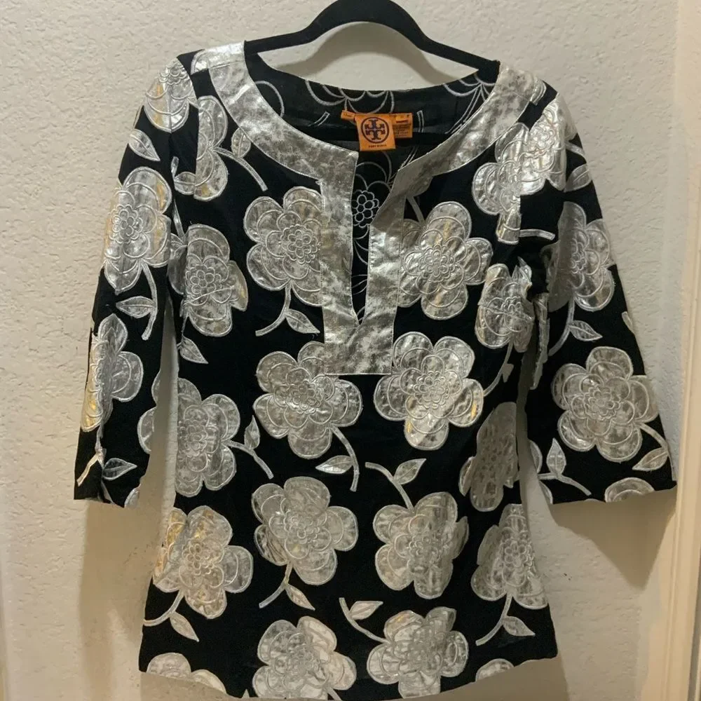 Tory Burch Rochelle Top in Black and Silver size 10